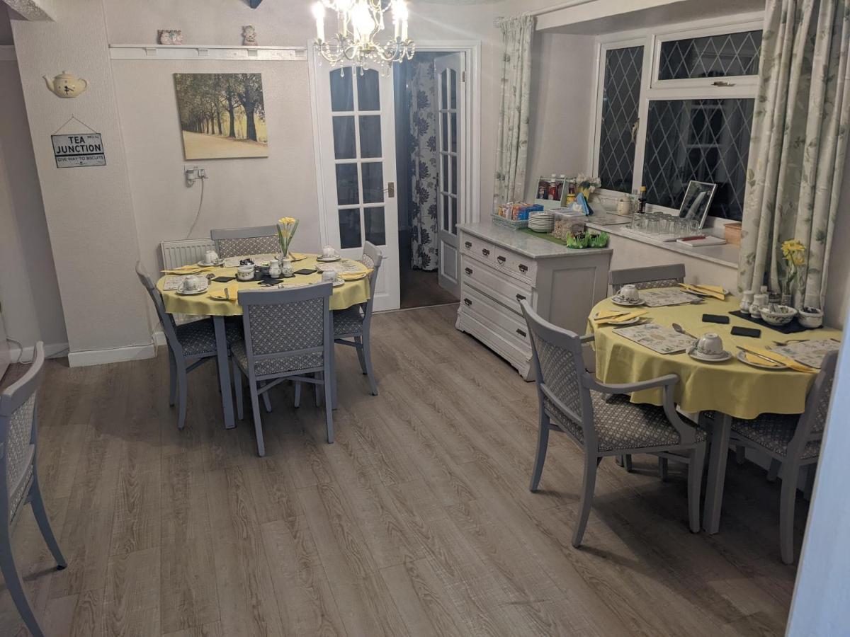 Cwmbach Guest House Ніт Екстер'єр фото