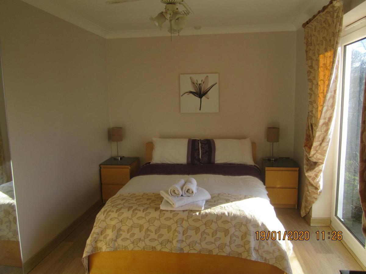 Cwmbach Guest House Ніт Екстер'єр фото