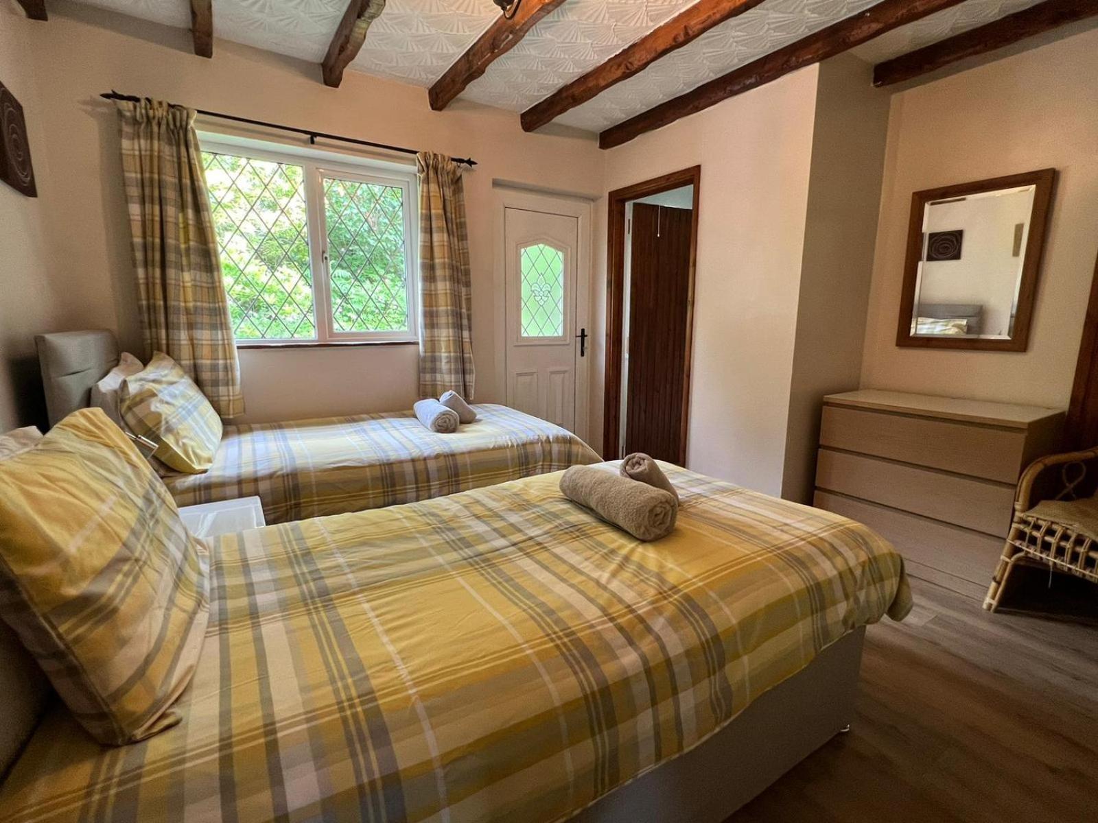 Cwmbach Guest House Ніт Екстер'єр фото